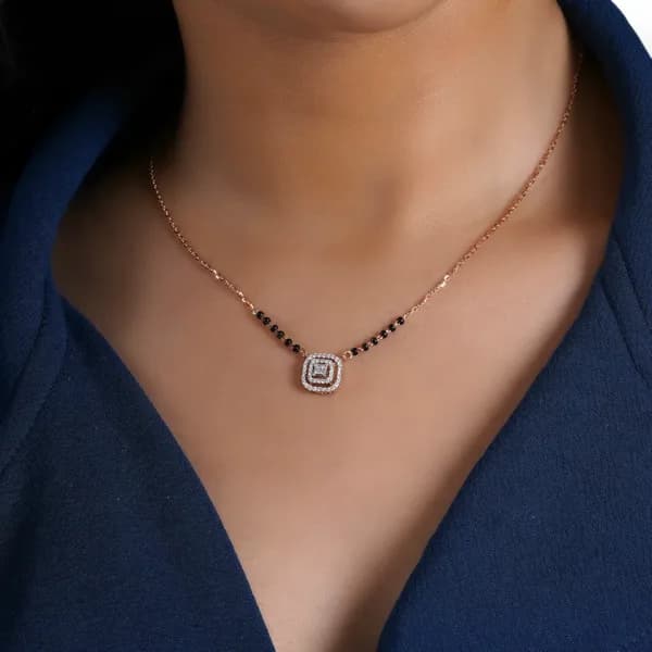 Aura Luxe Diamond Mangalsutra – Elegant Glow